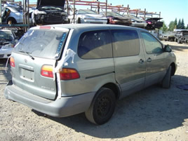 2000 TOYOTA SIENNA VAN, V-6 AUTO TRANS, COLOR:GRAY, SUPER LOW MILES ,STK: Z09035