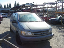 2000 TOYOTA SIENNA VAN, V-6 AUTO TRANS, COLOR:GRAY, SUPER LOW MILES ,STK: Z09035