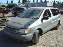 2000 TOYOTA SIENNA VAN, V-6 AUTO TRANS, COLOR:GRAY, SUPER LOW MILES ,STK: Z09035