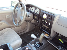  TOYOTA TACOMA 2.7 AUTO 01 MODEL, PERFECT CHANGE OVER CALL FOR MORE INFO 