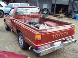 1985 TOYOTA 2X4 TRUCK,, 4CYL ENGINE,  5 SPEED TRANSMISSION, STK: T09271