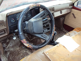 1985 TOYOTA 2X4 TRUCK,, 4CYL ENGINE,  5 SPEED TRANSMISSION, STK: T09271