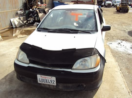 2002 TOYOTA ECHO 5 SPEED, 4 CYL. WHITE. STK# Z10072