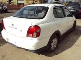 2002 TOYOTA ECHO 5 SPEED, 4 CYL. WHITE. STK# Z10072