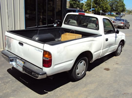 1999 TOYOTA TACOMA COLOR-WHITE , STK# T10300