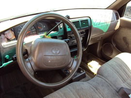1999 TOYOTA TACOMA COLOR-WHITE , STK# T10300