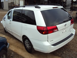 2004 TOYOTA SIENNA LE, COLOR WHITE, STK # Z11152