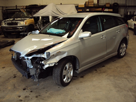 2005 TOYOTA MATRIX XR 18L ENGINE, AUTOMATIC FWD TRANSMISSION, COLOR SILVER, STK # Z11183