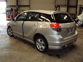 2005 TOYOTA MATRIX XR 18L ENGINE, AUTOMATIC FWD TRANSMISSION, COLOR SILVER, STK # Z11183