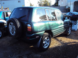 1999 TOYOTA RAV4 4 DOOR,2.0L MT AWD COLOR GREEN STK # Z11205