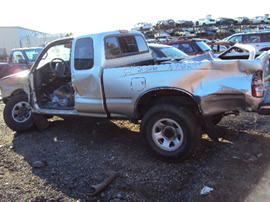 2000 TOYOTA TACOMA XTRA CAB 2.7L AT 2WD COLOR SILVER  STK Z12235