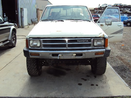 1988 TOYOTA TRUCK REGULAR CAB 2.4L FUEL INJECTION MT 4X4 COLOR WHITE STK Z12245