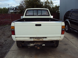 1988 TOYOTA TRUCK REGULAR CAB 2.4L FUEL INJECTION MT 4X4 COLOR WHITE STK Z12245