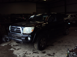 2005 TOYOTA TACOMA 4 DOOR CREW CAB PRE RUNNER SR5 MODEL 4.0L AT 2WD COLOR BLACK STK Z12251