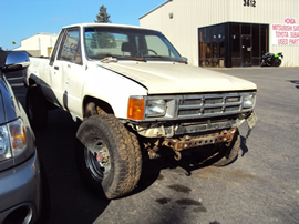 1986 TOYOTA TRUCK XTRA CAB 2.4L EFI MT 4X4  COLOR WHITE STK Z12268