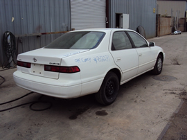 1999 TOYOTA CAMRY LE MODEL 4 DOOR SEDAN 2.2L AT FWD CALIFORNIA EMISSIONS COLOR WHITE STK Z12271