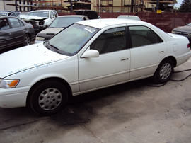 1999 TOYOTA CAMRY LE MODEL 4 DOOR SEDAN 2.2L AT FWD CALIFORNIA EMISSIONS COLOR WHITE STK Z12271