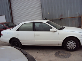 1999 TOYOTA CAMRY LE MODEL 4 DOOR SEDAN 2.2L AT FWD CALIFORNIA EMISSIONS COLOR WHITE STK Z12271