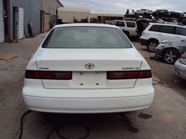 1999 TOYOTA CAMRY LE MODEL 4 DOOR SEDAN 2.2L AT FWD CALIFORNIA EMISSIONS COLOR WHITE STK Z12271