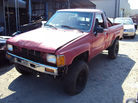 1988 TOYOTA PICK UP REGULAR CAB,2.4L EFI MT 4X4 COLOR RED STK Z12299