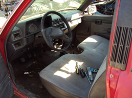 1988 TOYOTA PICK UP REGULAR CAB,2.4L EFI MT 4X4 COLOR RED STK Z12299