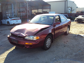 1995 TOYOTA CAMRY 4 DOOR SEDAN LE MODEL 2.2L AT COLOR RED STK Z12302