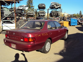 1995 TOYOTA CAMRY 4 DOOR SEDAN LE MODEL 2.2L AT COLOR RED STK Z12302