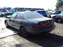 1997 TOYOTA CAMRY 4 DOOR SEDAN LE MODEL 2.2L AT CA EMISSIONS COLOR GREEN STK Z12321