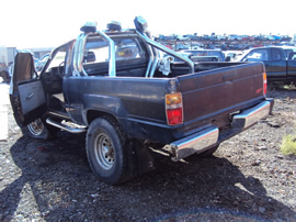1986 TOYOTA PICK UP STANDARD MODEL REGULAR CAB 2.4L EFI TURBO MT 4X4 5 SPEED COLOR BLACK STK Z12328