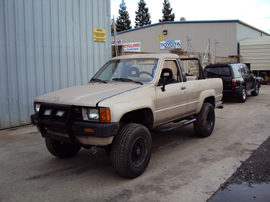 1985 TOYOTA 4RUNNER 2 DOOR 2.4L EFI AT 4X4 COLOR GOLD STK Z21340