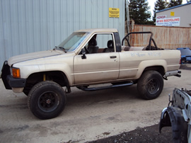 1985 TOYOTA 4RUNNER 2 DOOR 2.4L EFI AT 4X4 COLOR GOLD STK Z21340