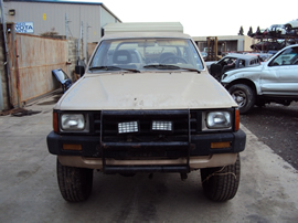 1985 TOYOTA 4RUNNER 2 DOOR 2.4L EFI AT 4X4 COLOR GOLD STK Z21340