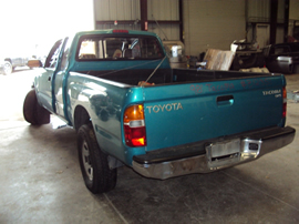 1998 TOYOTA TACOMA DELUXE MODEL SR5 XTRA CAB 2.7L (COIL STYLE) MT 4X4 WITH REAR DIFF LOCK COLOR TEAL GREEN STK Z12351