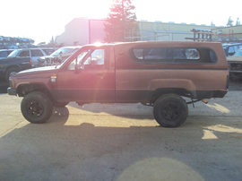 1988 TOYOTA TRUCK DELUXE MODEL REGULAR CAB LONG BED 3.0L V6 AT 4X4 COLOR RED STK Z13371