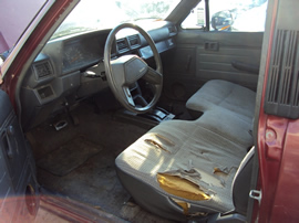 1988 TOYOTA TRUCK DELUXE MODEL REGULAR CAB LONG BED 3.0L V6 AT 4X4 COLOR RED STK Z13371